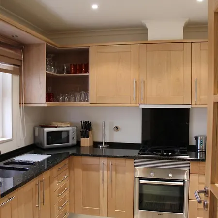 Luxury 3 Bedroom On Gated Complex *