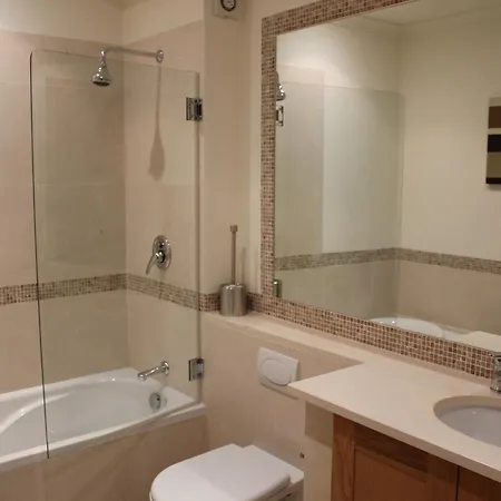 Luxury 3 Bedroom On Gated Complex Apartment Quarteira