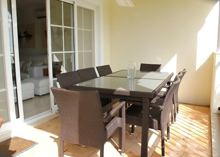 Luxury 3 Bedroom On Gated Complex 公寓 奎特里拉