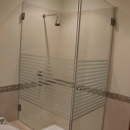 Luxury 3 Bedroom On Gated Complex